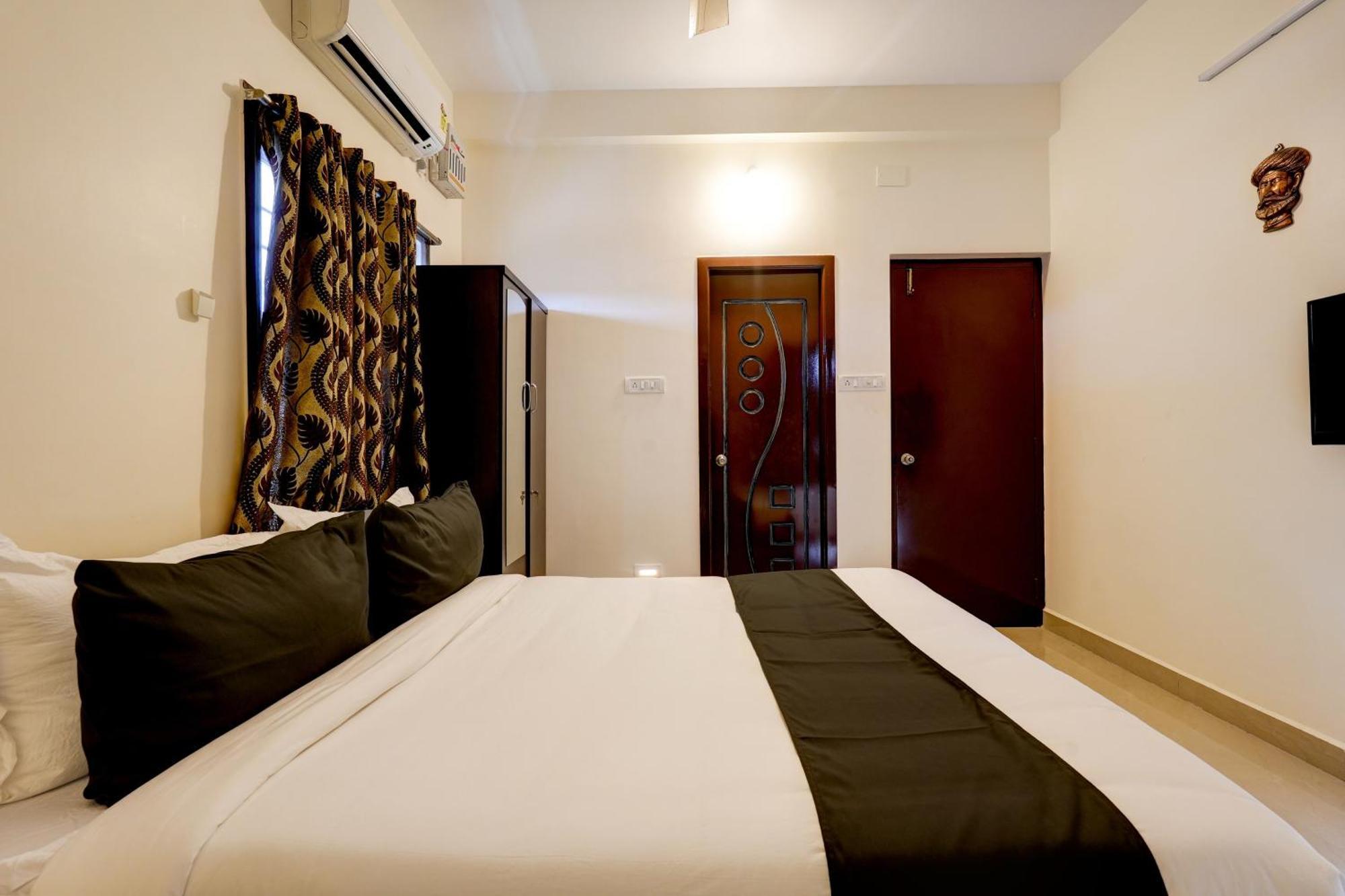 Collection O Ecr Hotel 4*