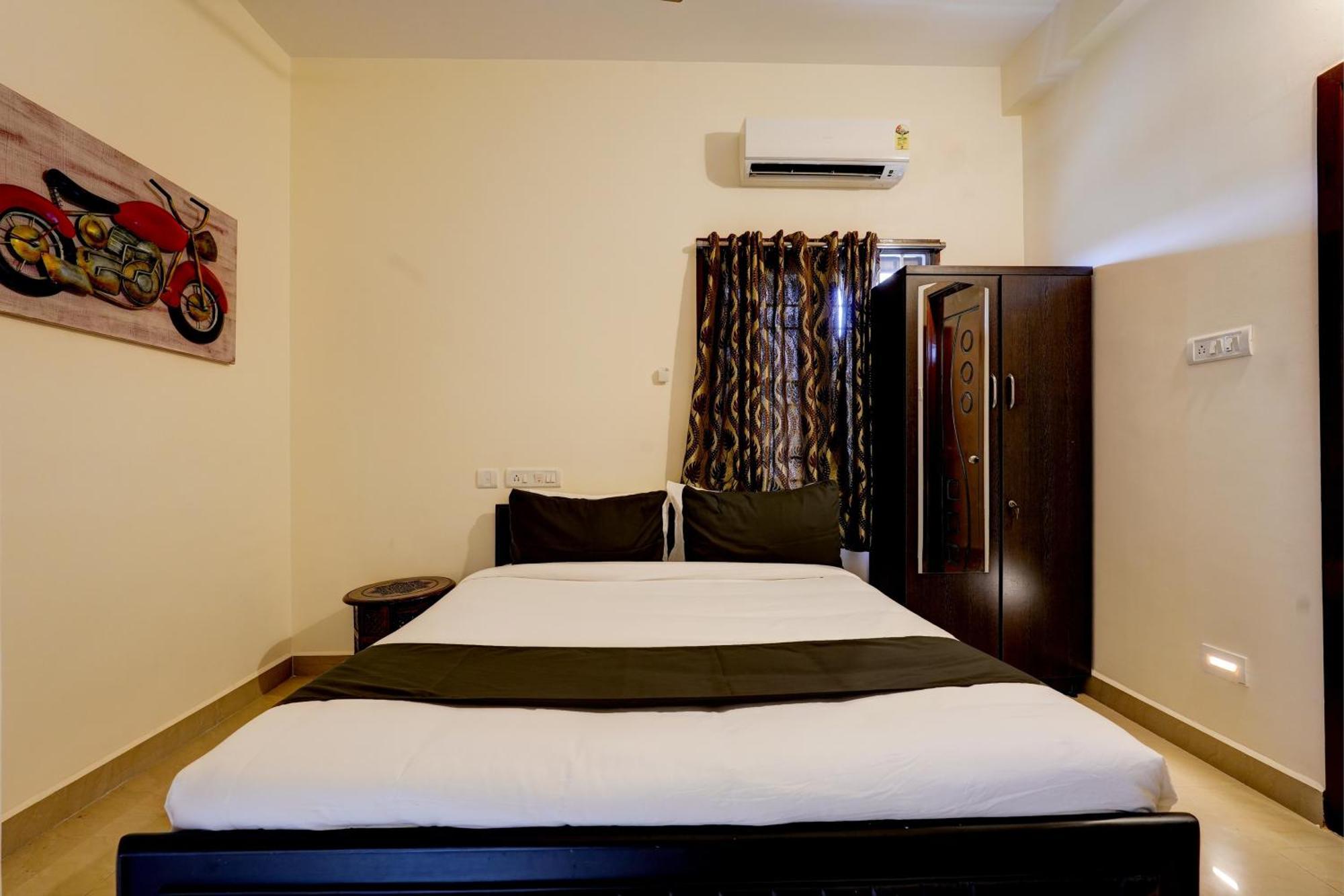 Collection O Ecr Hotel 4*